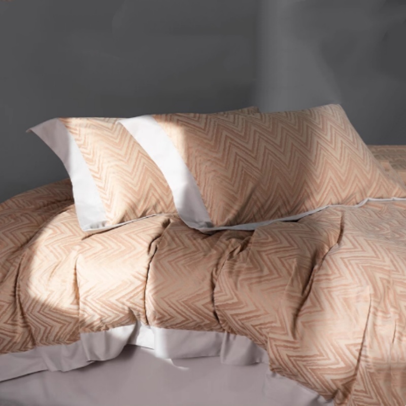 双11现货：【可签到】本初鎏金绒四件套轻奢高级感 福利价仅1209元秒杀！