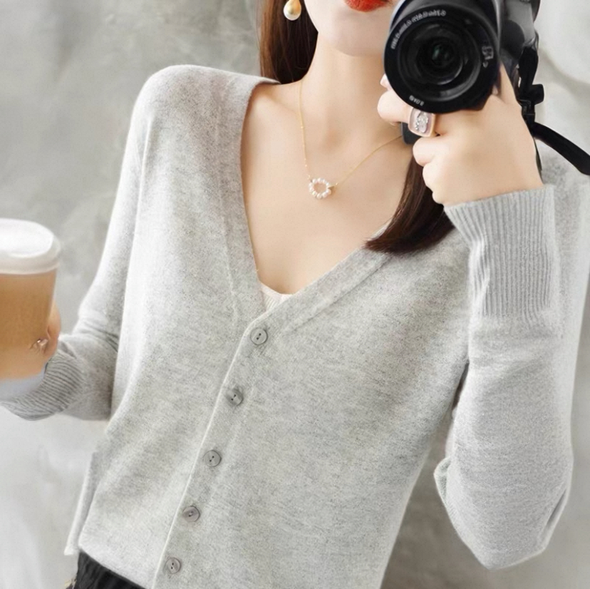 淘宝秒杀：新款秋冬保暖针织衫女V领长袖开衫 福利价仅18.9元秒杀！