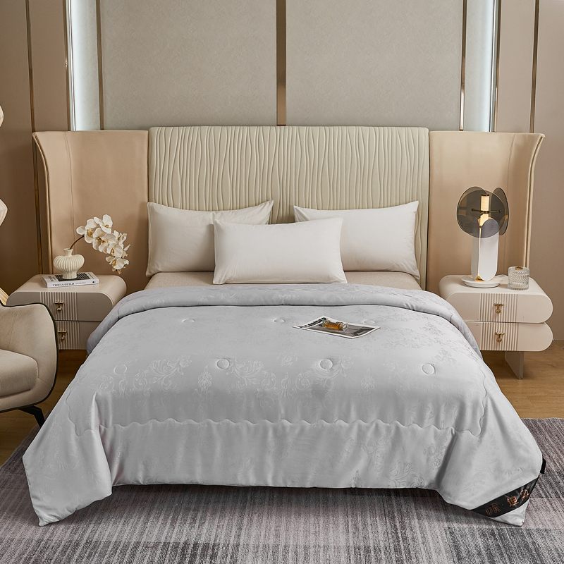 C1【迪奥】贡缎提花洋甘菊黄金蚕丝被 券后【129.9元】包邮秒杀